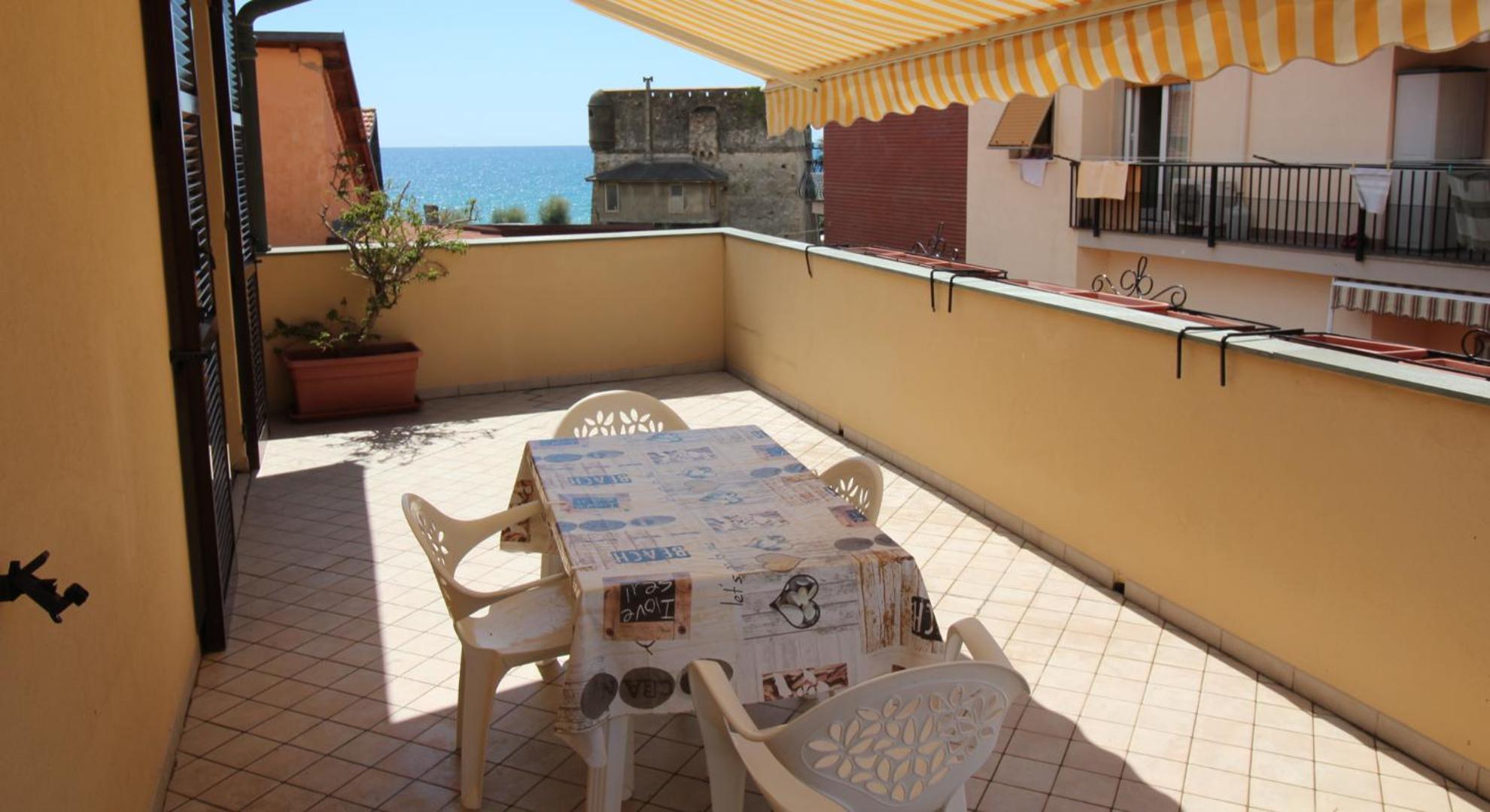 Garibaldi Appartamenti Riva Ligure Eksteriør billede